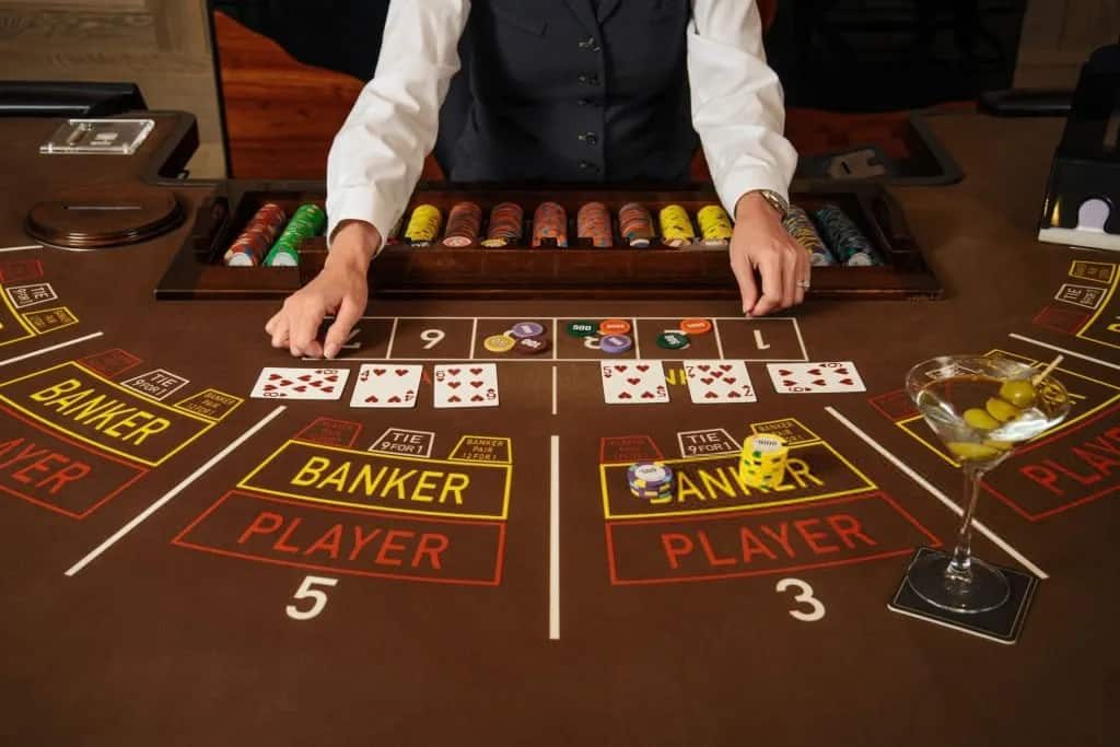 Baccarat: Game tại 1xbet Casino chơi mê liền
